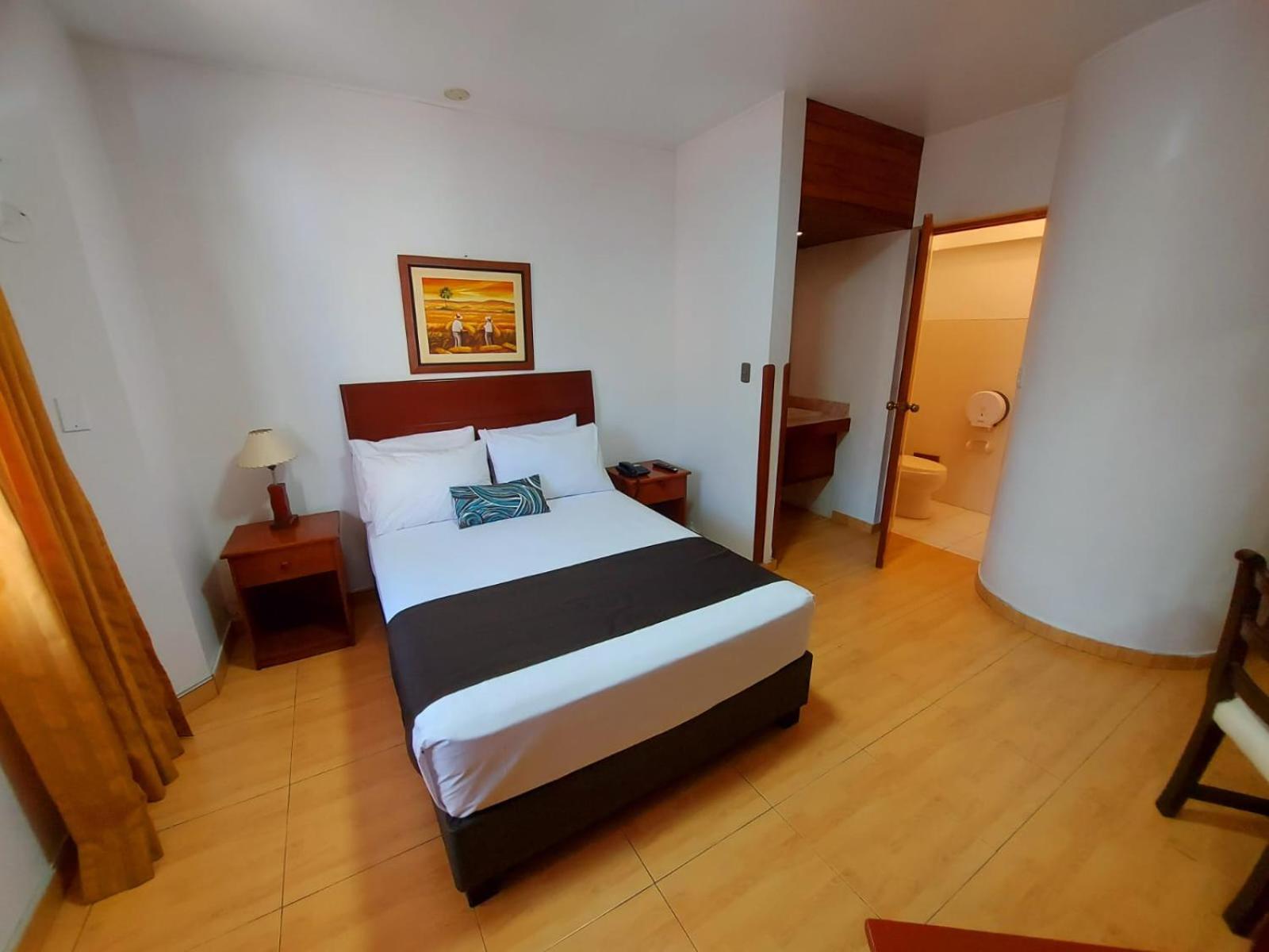 Epiqus Hotel Lima Exterior photo