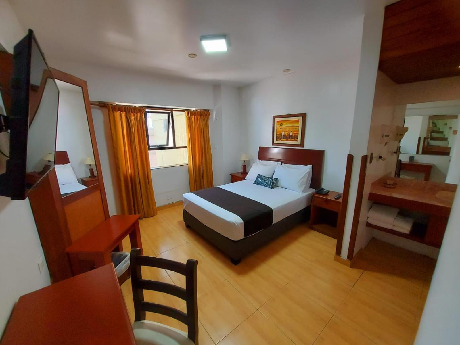 Epiqus Hotel Lima Exterior photo