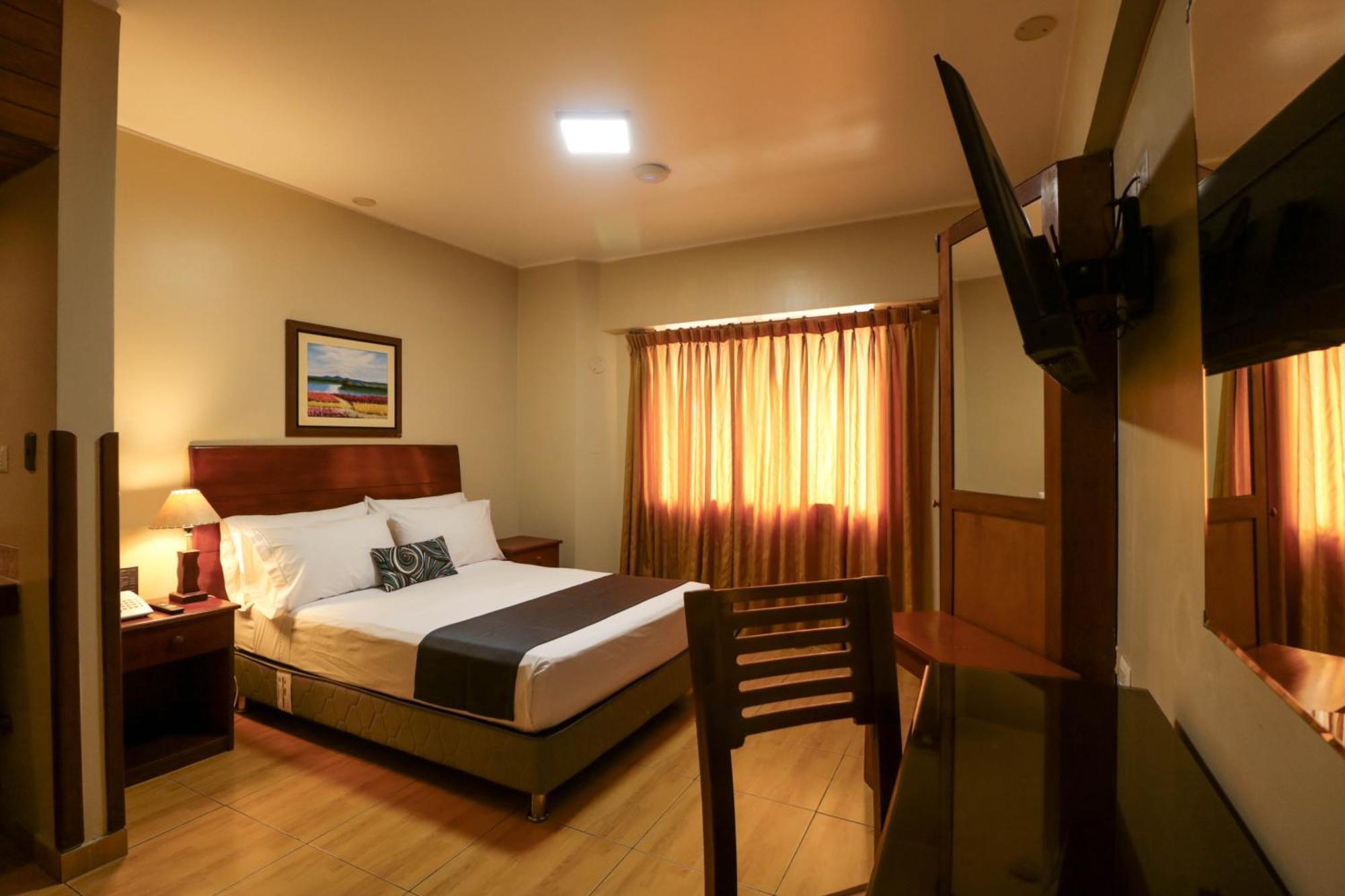 Epiqus Hotel Lima Exterior photo