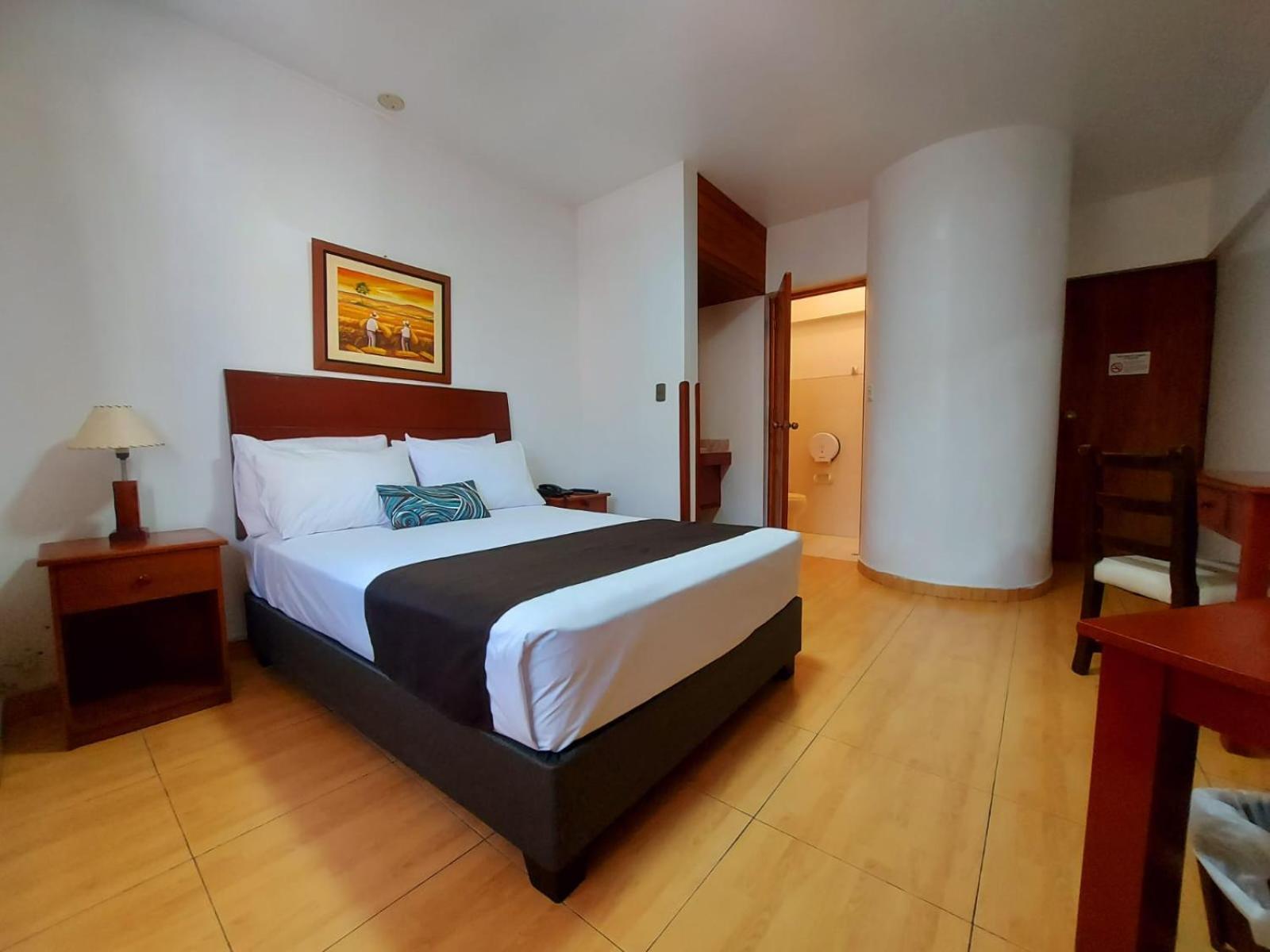 Epiqus Hotel Lima Exterior photo