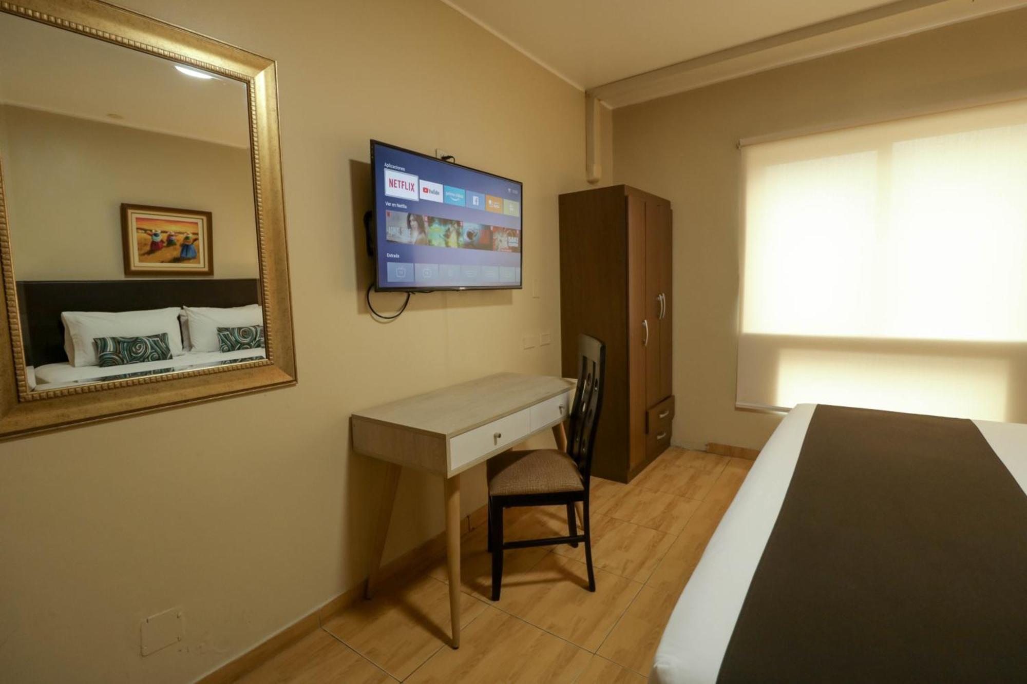 Epiqus Hotel Lima Exterior photo