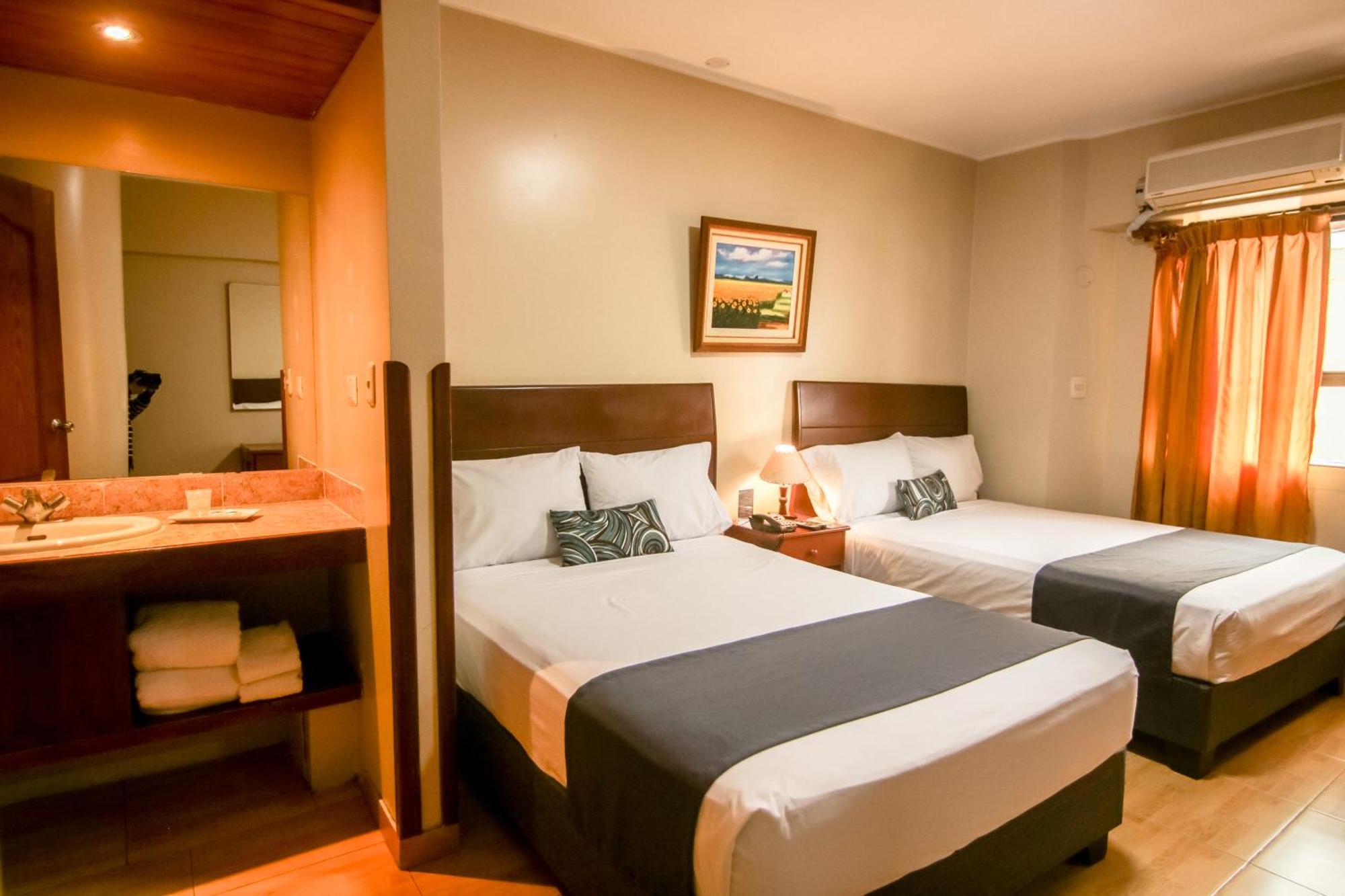 Epiqus Hotel Lima Exterior photo