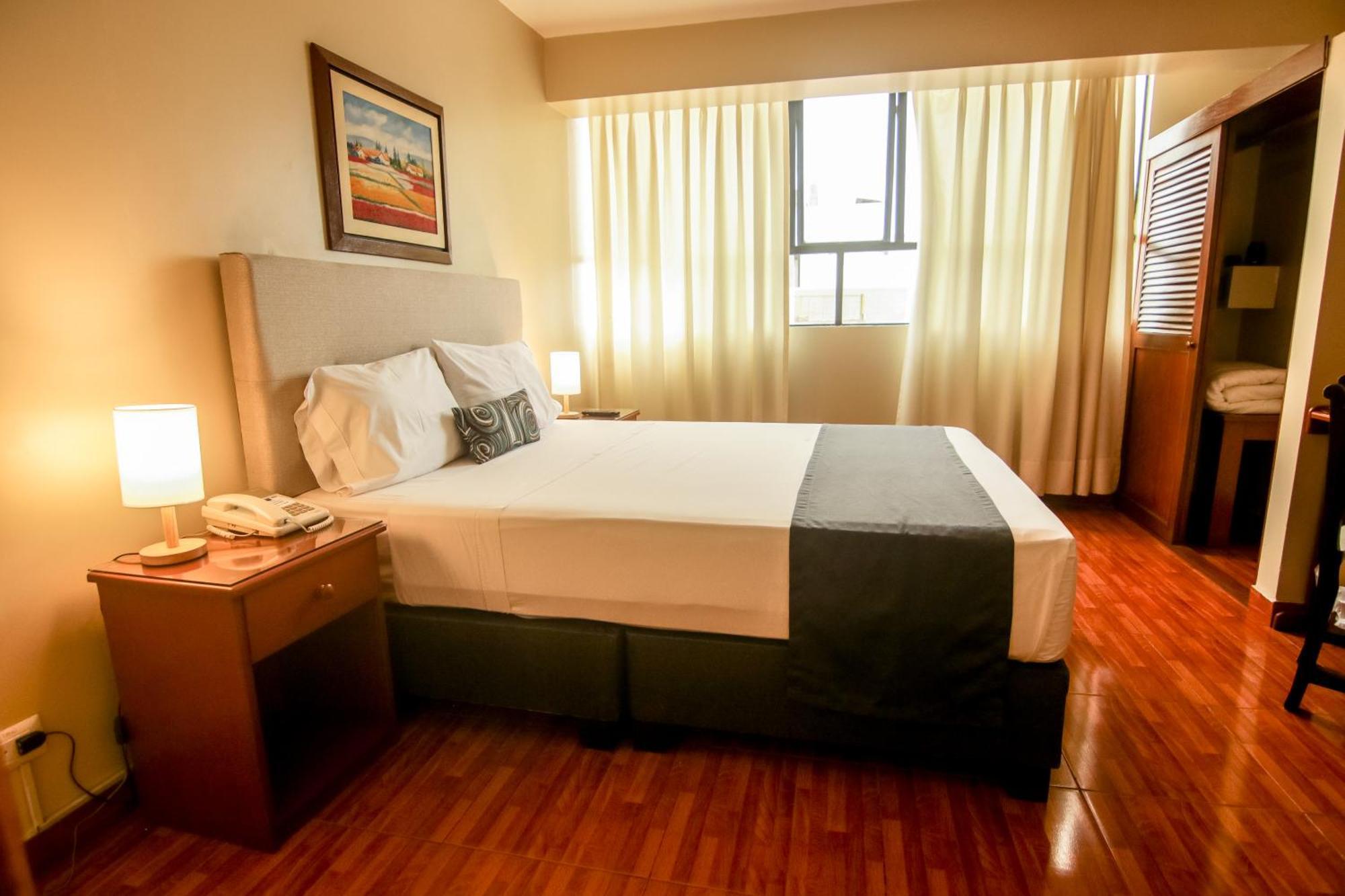 Epiqus Hotel Lima Exterior photo