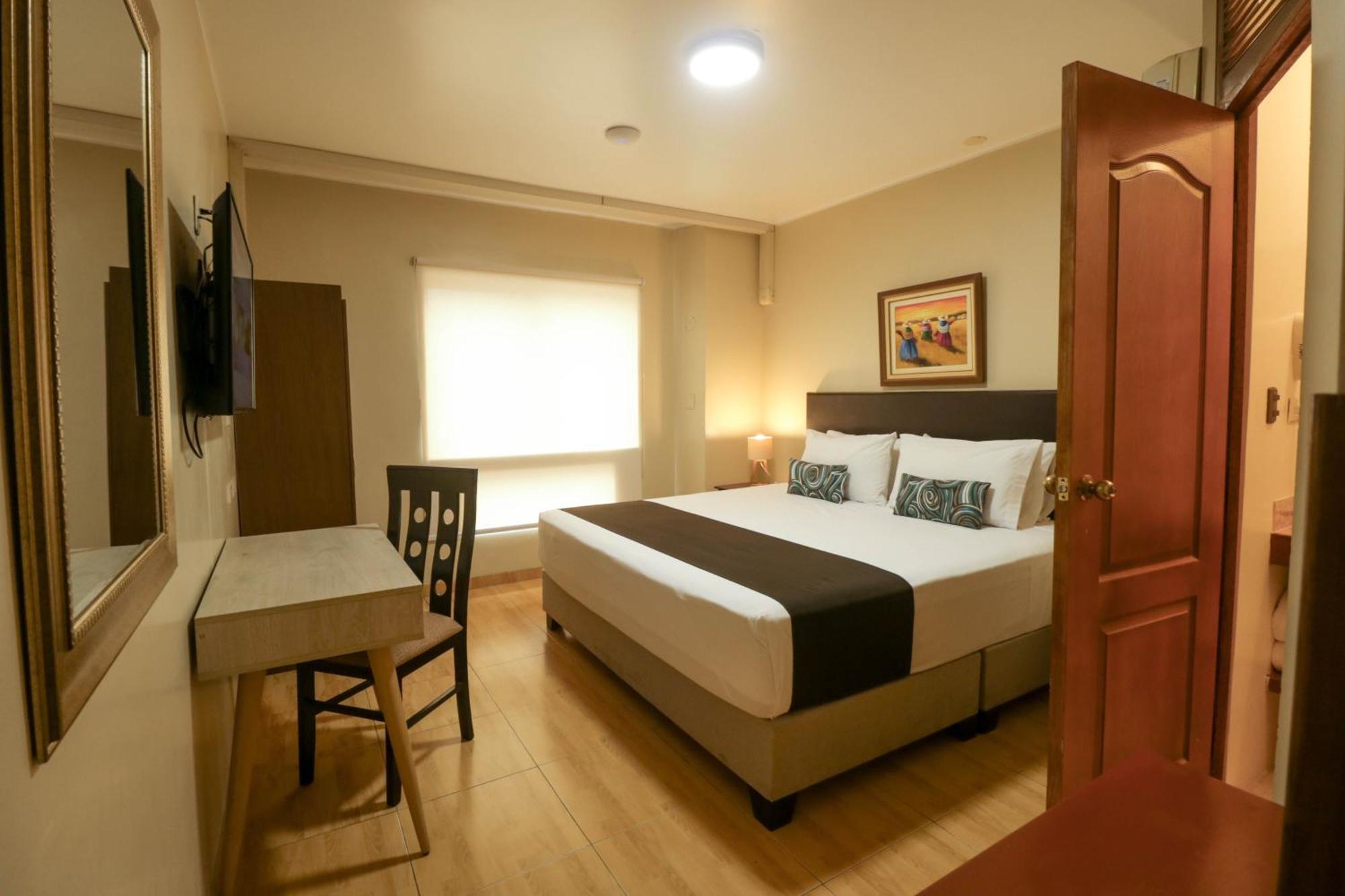 Epiqus Hotel Lima Exterior photo